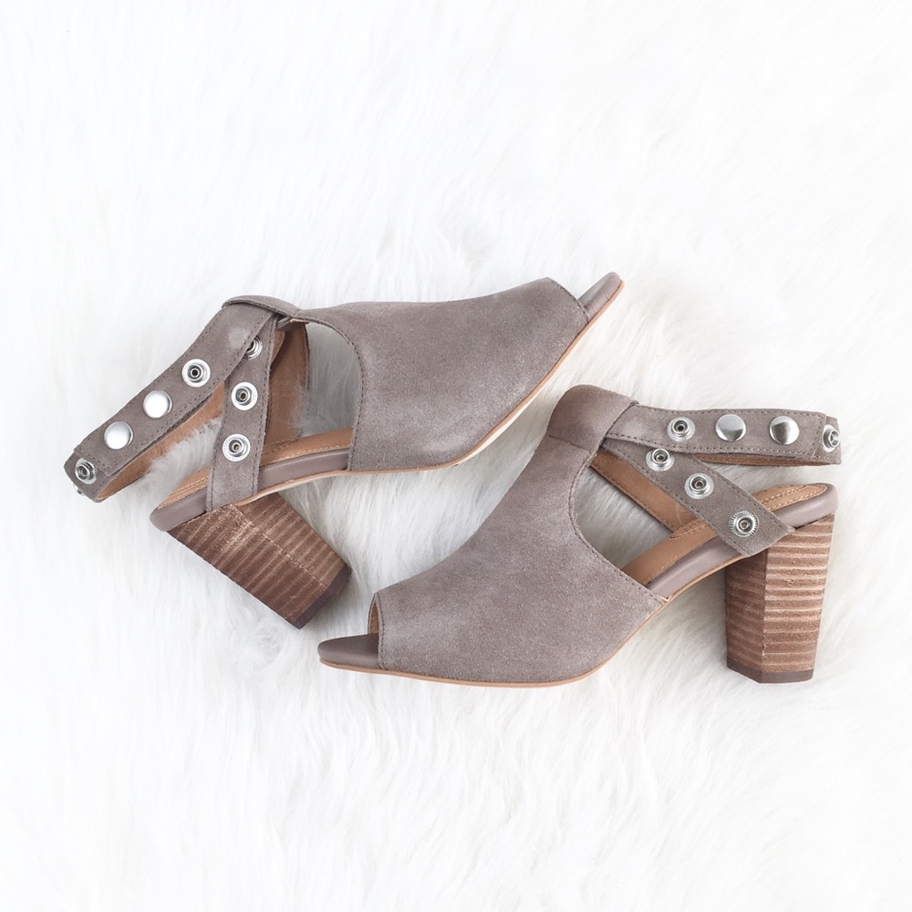 Corso Como | pigeon gray suede button strappy mule